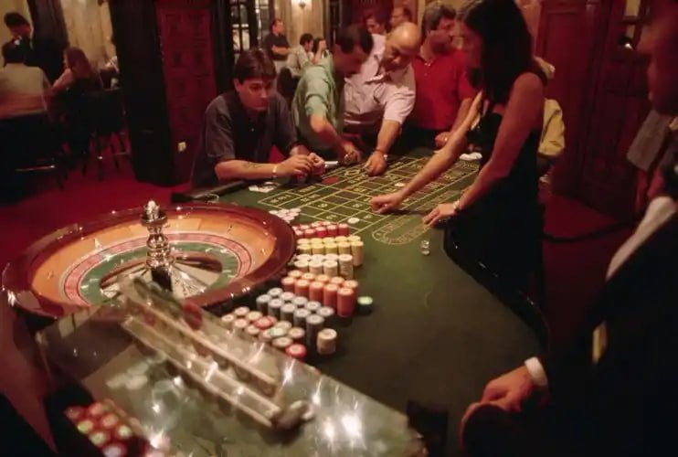 Slot game reels and symbols on ph44 platform